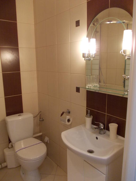 Bed and Breakfast Scsk Zurawia Warschau Exterior foto