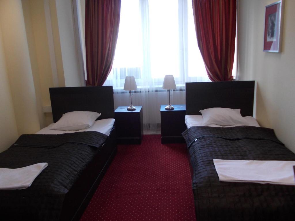 Bed and Breakfast Scsk Zurawia Warschau Exterior foto