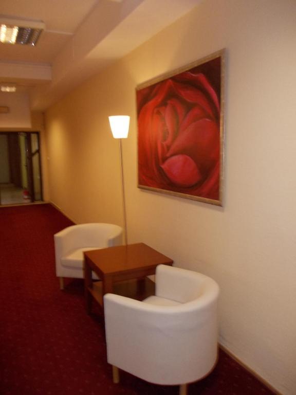 Bed and Breakfast Scsk Zurawia Warschau Exterior foto