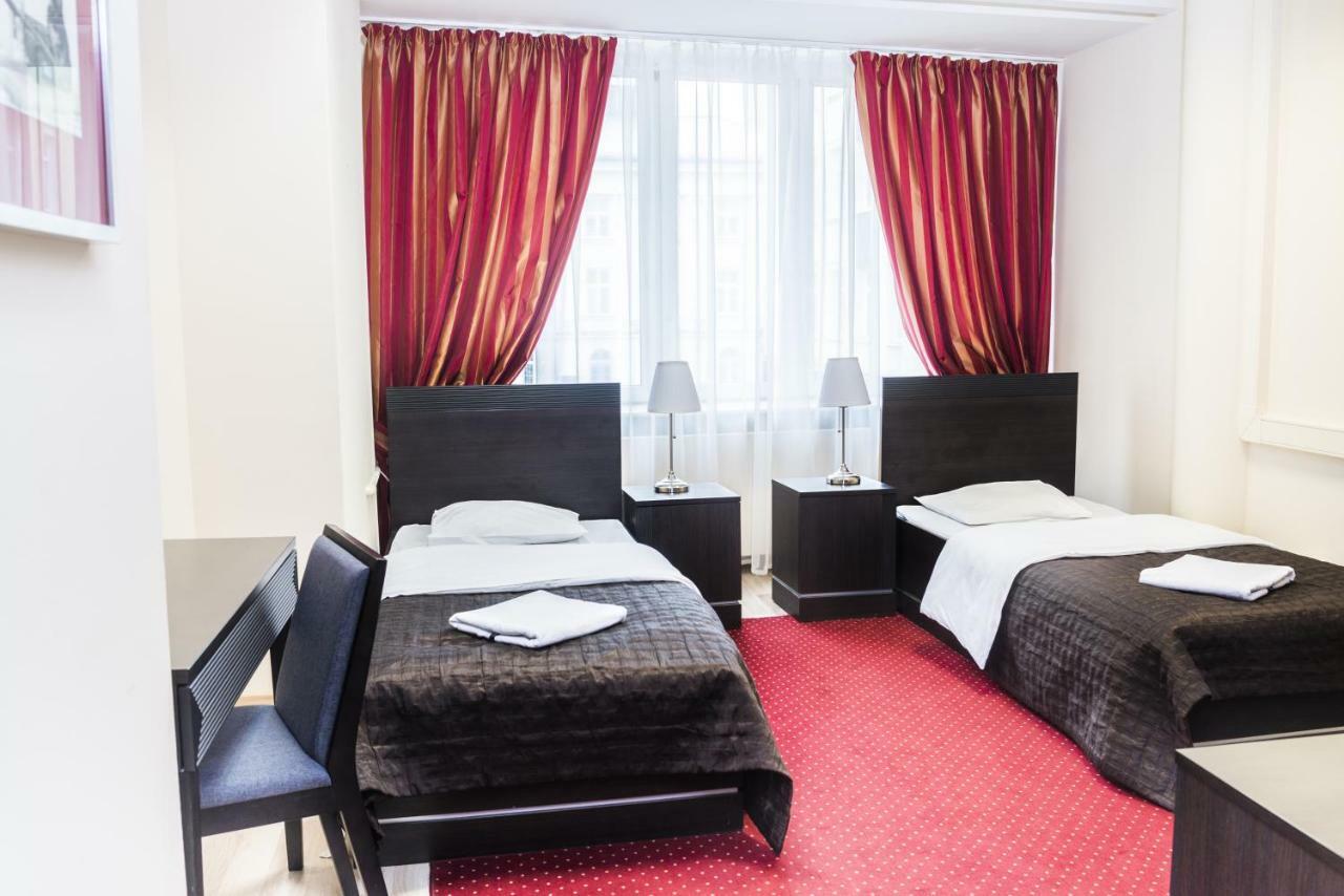 Bed and Breakfast Scsk Zurawia Warschau Exterior foto