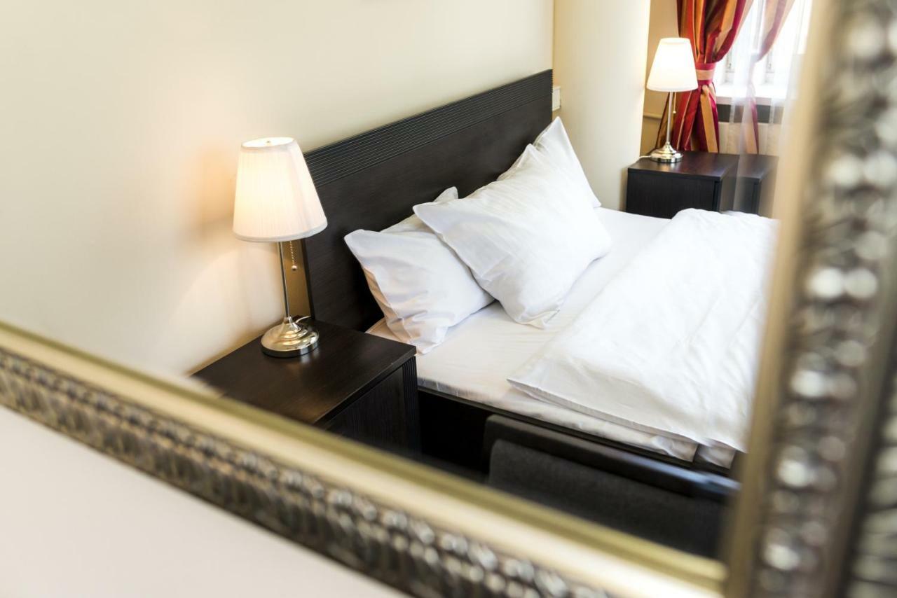 Bed and Breakfast Scsk Zurawia Warschau Exterior foto